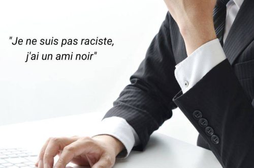 personne parlant de son ami noir comme alibi